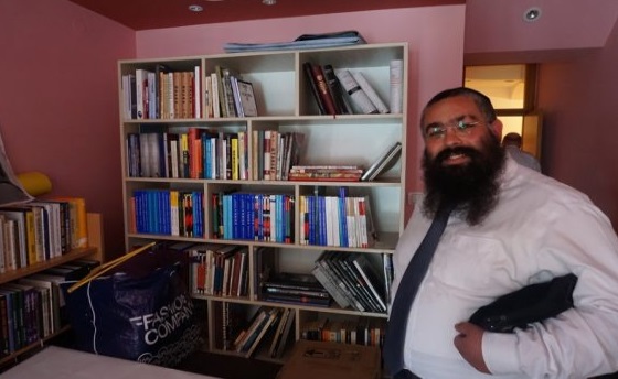 El rabino Ari Edelkopf, un protegido de Jabad que fue elegido por Jasa Alfandari para dirigir la comunidad judía de Montenegro. (Foto: Felice Friedson / The Media Line)