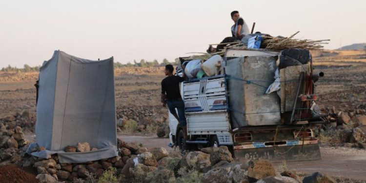 Sirios en área controlada por ISIS huyen hacia la frontera con Israel