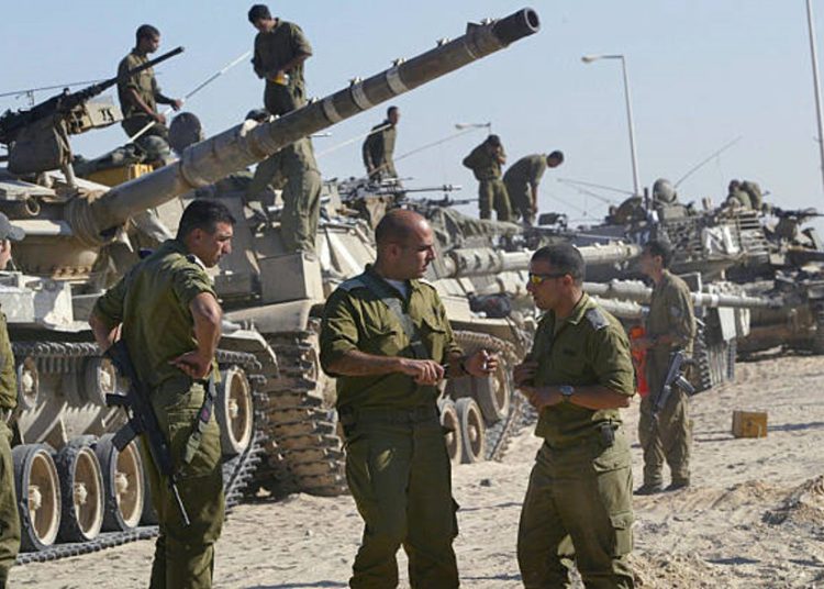 Israel dijo que atacará a Hamas en Gaza después del bombardeo de cohetes