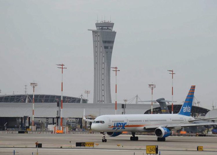 Bomberos se apresuran a contener fuga de productos químicos en aeropuerto Ben Gurion