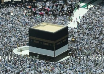 Arabia Saudita suspende viajes a los lugares más sagrados del islam debido al coronavirus