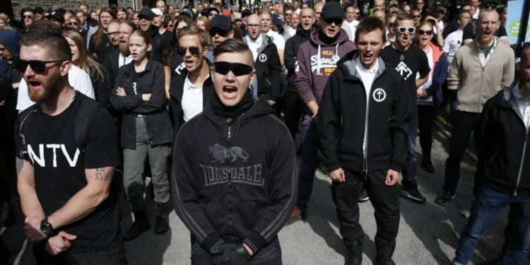Cientos de neonazis se manifiestan en Estocolmo