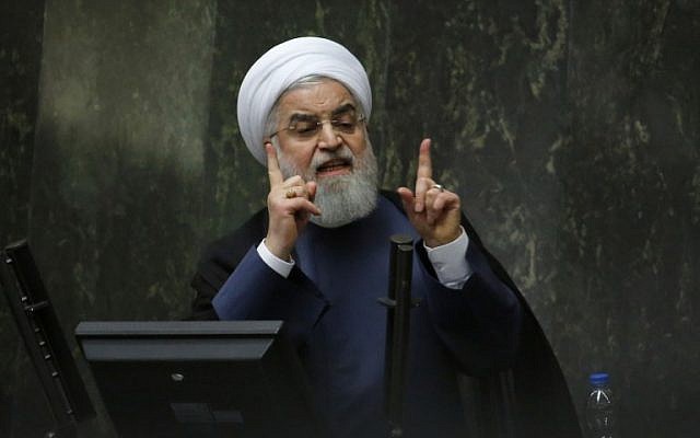 El presidente de Irán, Hassan Rouhani, habla en el Parlamento iraní en la capital, Teherán, el 28 de agosto de 2018. (AFP Photo / Atta Kenare)