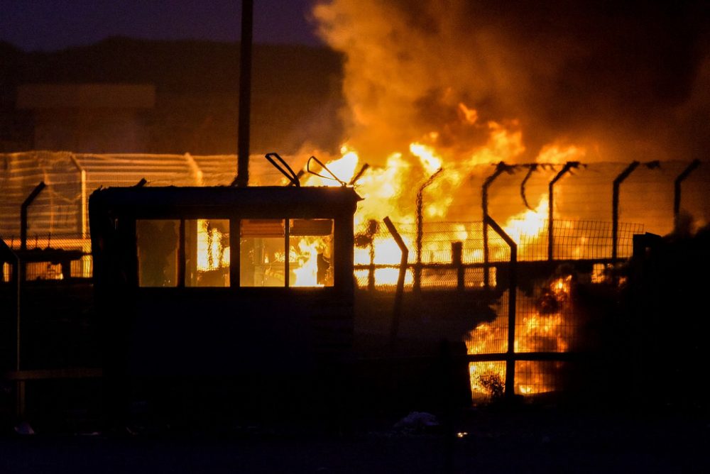 En la imagen: El Kerem Shalom Crossing se quema el 4 de mayo de 2018, después de que fue incendiado por los alborotadores palestinos de Gaza. Kerem Shalom se utiliza para transferir miles de toneladas de bienes y ayuda humanitaria de Israel a la Franja de Gaza. (Fuente de la imagen: FDI / Flickr)