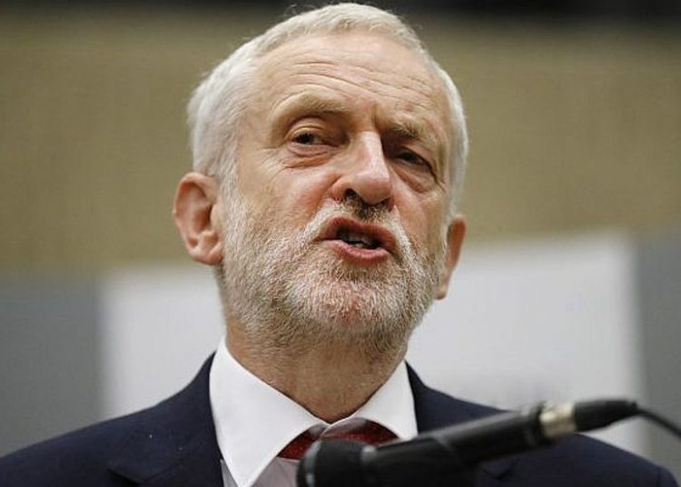 Corbyn apoyó a que el Día de Conmemoración del Holocausto sea rebautizado como "Día de Conmemoración del Genocidio"