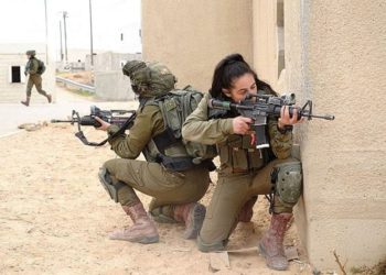 Cifra récord de 1,000 mujeres se unen a las unidades de combate de las FDI este verano