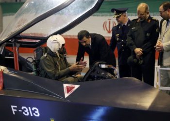 Irán revelará un nuevo avión de combate y continuará desarrollando misiles