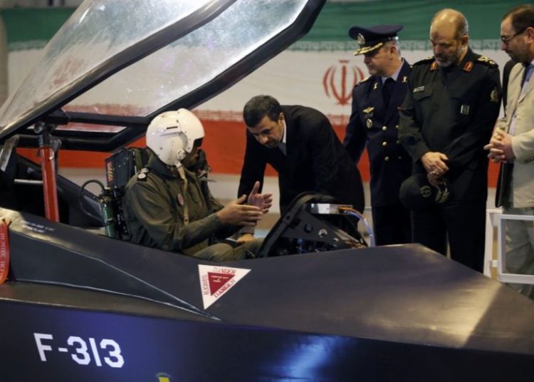 Irán revelará un nuevo avión de combate y continuará desarrollando misiles