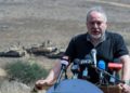 Ministro de Defensa dice que Abbas intenta sabotear el trato con Hamas