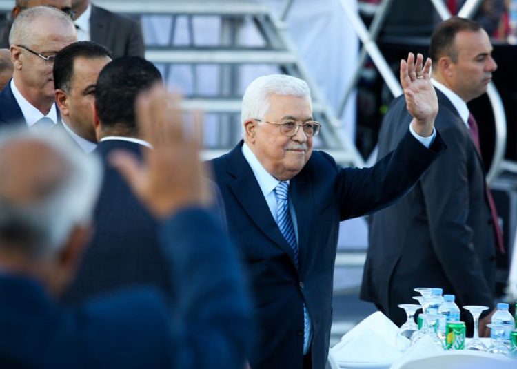 Abbas respalda el Estado palestino desmilitarizado y dice que los fondos se gastan mejor en las escuelas