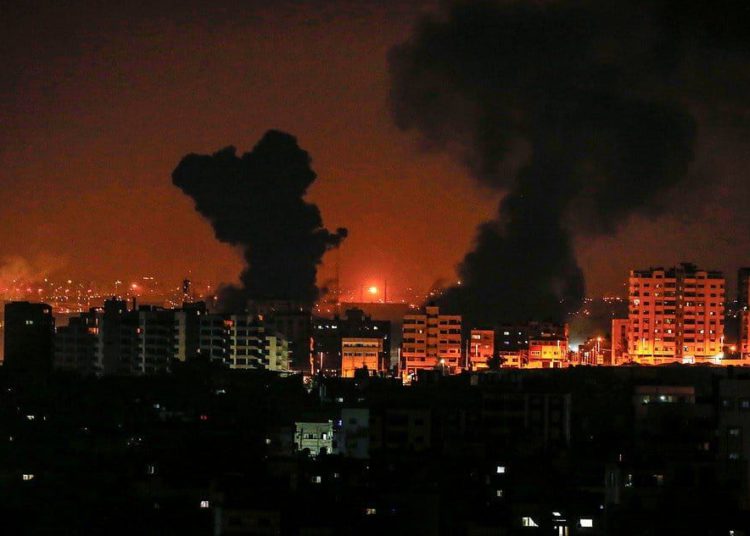 FDI ataca posiciones terroristas en Gaza tras el lanzamiento masivo de cohetes contra Israel