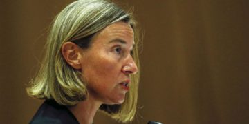 La Unión Europea lamenta “profundamente” el regreso de las sanciones de Estados Unidos contra Irán