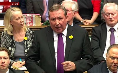 El diputado laborista Jim Sheridan se dirige al Parlamento del Reino Unido el 18 de marzo de 2015. (Captura de pantalla / YouTube)