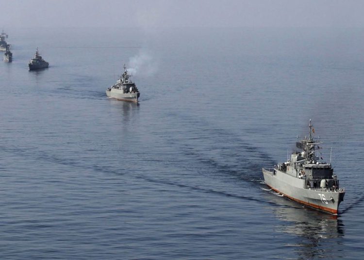 Irán realiza importante simulacro naval en el Golfo con más de 100 embarcaciones
