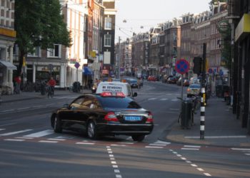 “¡Todos deberían recibir un disparo!” gritó un hombre a mujer judía y sus hijos en Amsterdam