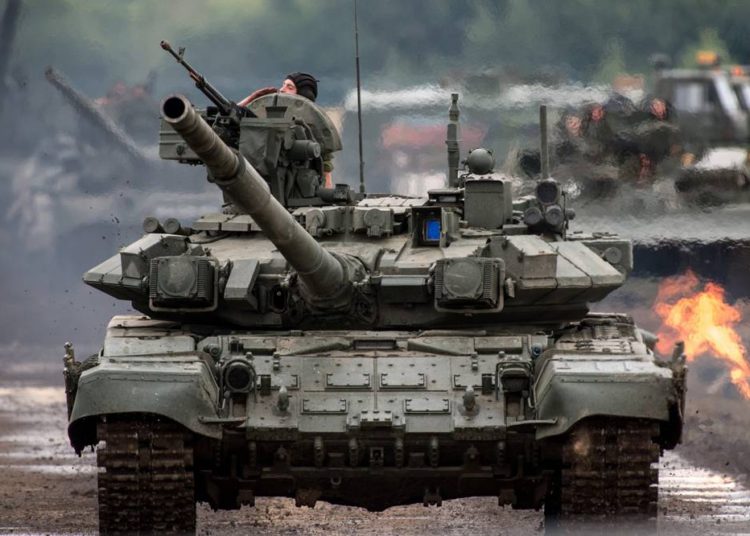 Militares rusos en alerta máxima por demostraciones de guerra masiva en el este