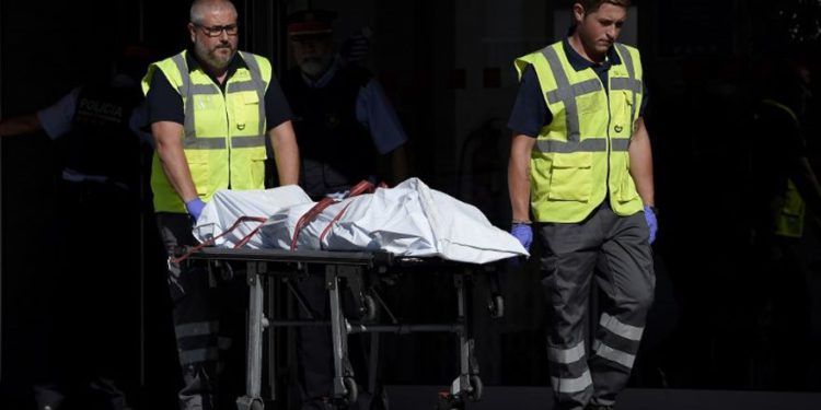 Policía española trata ataque de musulmán en Barcelona como ataque terrorista