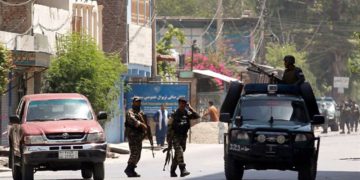 Terrorista suicida talibán mata a tres soldados de la OTAN