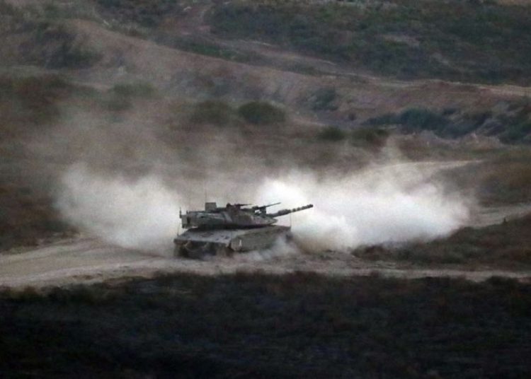 Tanque de Israel dispara a puesto de Hamas después de ataque a soldados desde Gaza