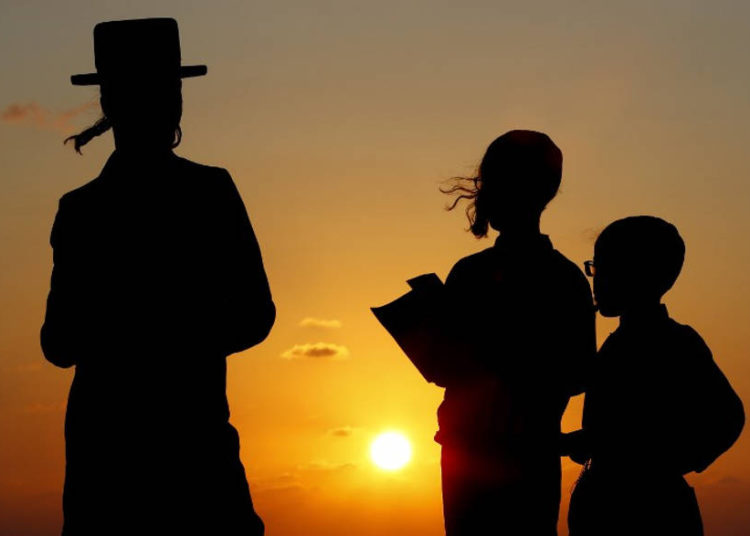 Millones de judíos en Israel pausan sus vidas para honrar las tradiciones de Yom Kippur