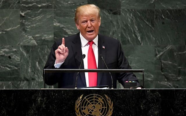 El presidente de los Estados Unidos, Donald Trump, se dirige a la 73ª sesión de la Asamblea General en las Naciones Unidas en Nueva York el 25 de septiembre de 2018. / AFP PHOTO / TIMOTHY A. CLARY