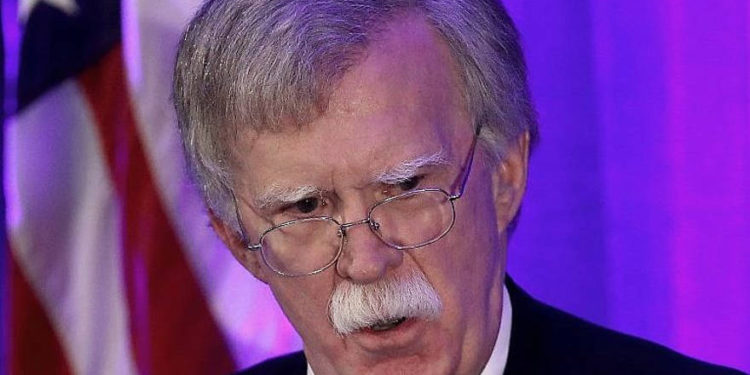 Bolton advierte a Irán que habrá un "infierno que pagar" en un apasionado discurso de Nueva York