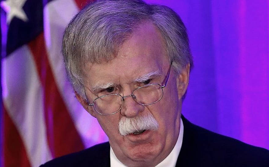 Bolton advierte a Irán que habrá un "infierno que pagar" en un apasionado discurso de Nueva York