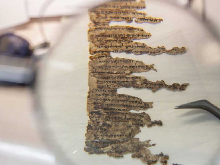 Rollos del mar Muerto: muchos fueron escritos en pergamino de piel Emil Salman