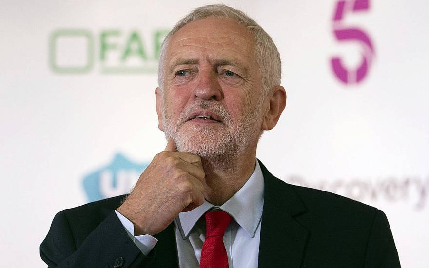 ¿Cómo el Partido Laborista británico escapó de la crisis antisemita con su popularidad intacta?