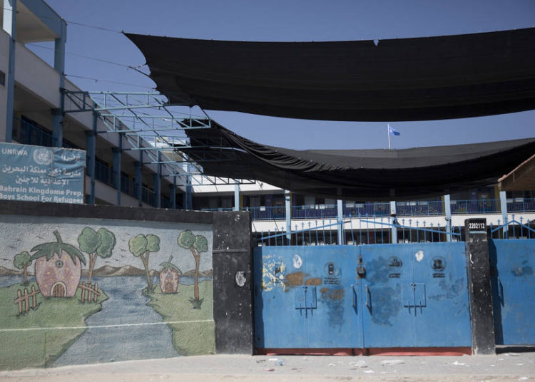 Empleados de UNRWA suspenden sus servicios en Gaza en protesta por los recortes de fondos estadounidenses