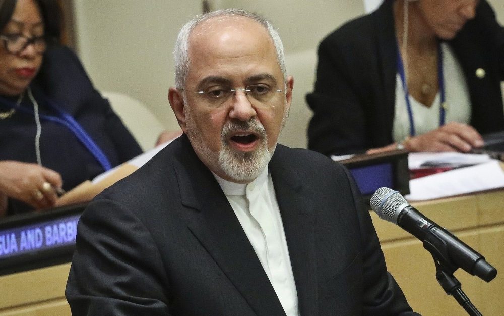 El ministro de Asuntos Exteriores de Irán, Mohammad Javad Zarif, pronuncia una reunión para promover la eliminación de las armas nucleares durante la Asamblea General de las Naciones Unidas, el miércoles 26 de septiembre de 2018 en la sede de la ONU (AP Photo / Bebeto Matthews)