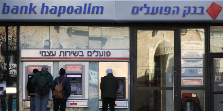 La mujer más rica de Israel venderá su participación mayoritaria en el banco más grande del país