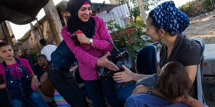 Estados Unidos finaliza la última ayuda a civiles palestinos desfinanciando programas de convivencia