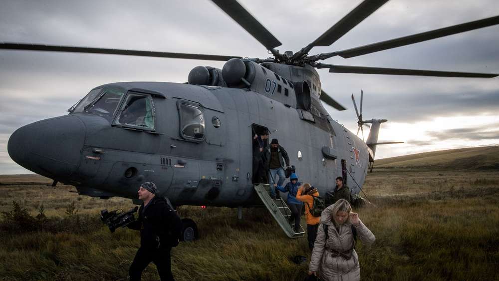 Periodistas llegan a la región de Siberia para cubrir las maniobras