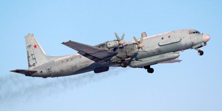 Avión militar ruso es derribado “accidentalmente” por defensas aéreas sirias