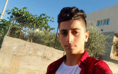 Khalil Jabarin, de 17 años, quien apuñaló fatalmente al israelí Ari Fuld en un ataque terrorista en Cisjordania el 16 de septiembre de 2016 (Captura de pantalla / Twitter)