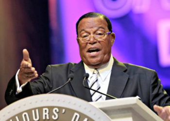 Líderes judíos indignados por la destacada asistencia de Louis Farrakhan en el funeral de Aretha Franklin