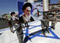El líder de Irán culpa a Israel por los ataques en Europa