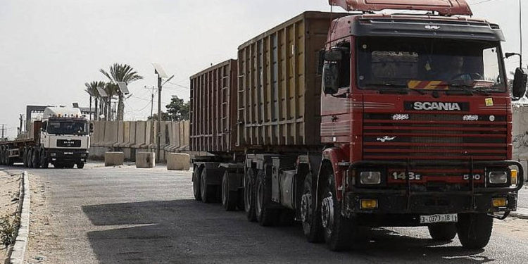 Combustible de Qatar entra a Gaza mientras la calma relativa persiste en la frontera