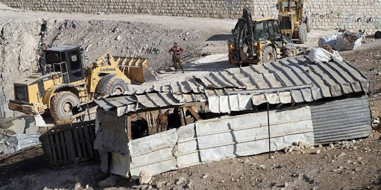 Israel retrasa indefinidamente la demolición planificada de la aldea beduina de Khan al-Ahmar
