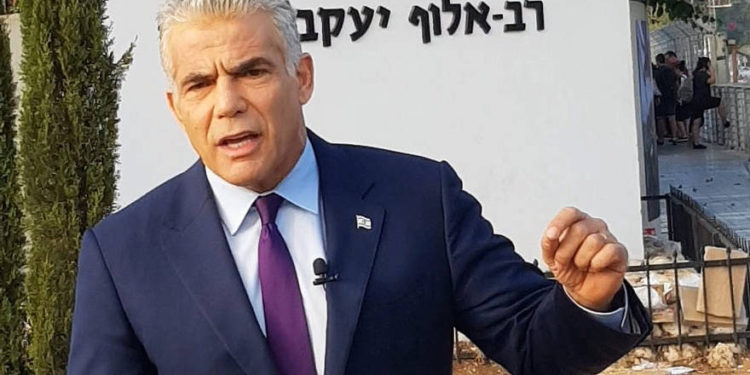 Lapid dice que Israel debería destruir las casas de los líderes de Hamas en Gaza
