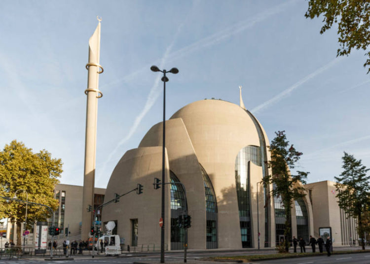 Turquía: construyendo mezquitas y borrando el cristianismo