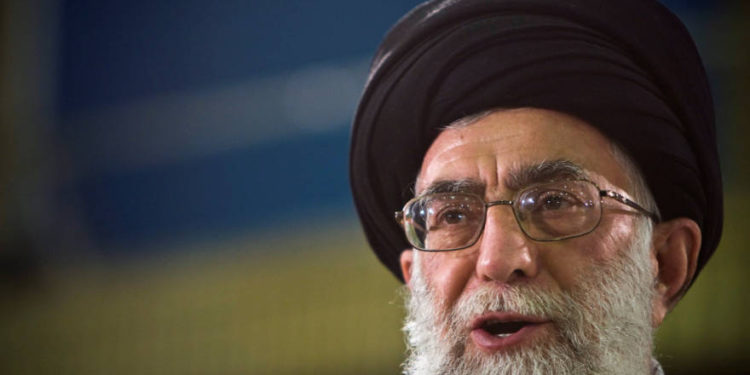 Irán critica a las naciones occidentales y las llama “enemigos”