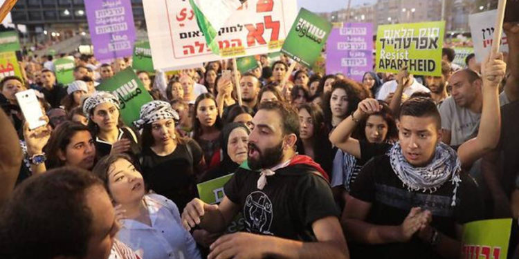 Palestinos y árabes israelíes se unen para protestar en contra de la ley del Estado-Nación