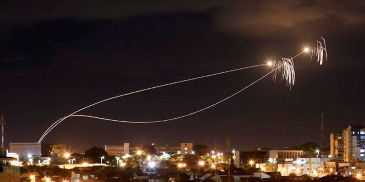 FDI responsabiliza a Siria e Irán por dirigir el lanzamiento de cohetes desde Gaza