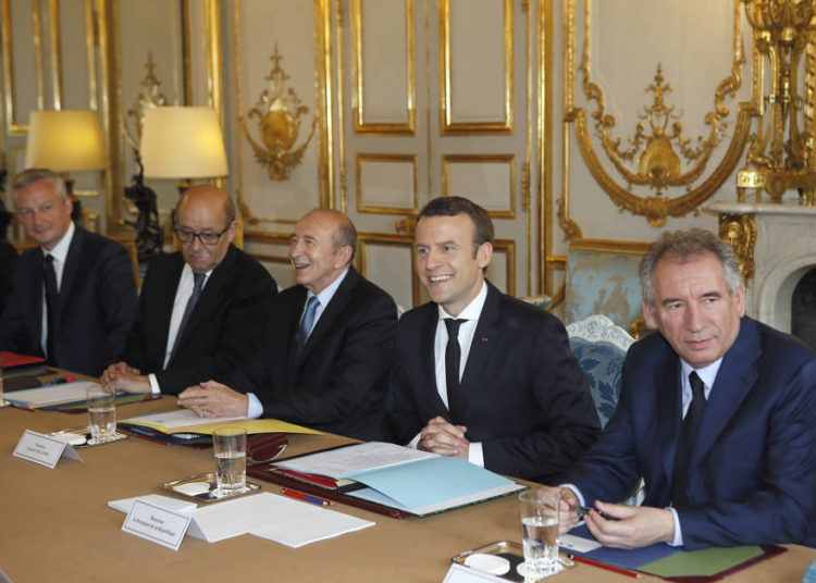 Francia congela activos iraníes debido a complot para bombardear una reunión en París