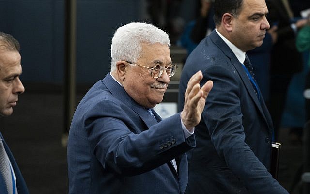 El presidente de la Autoridad Palestina, Mahmoud Abbas, llega durante el 73º período de sesiones de la Asamblea General de las Naciones Unidas, a la sede de la ONU el 25 de septiembre de 2018. (Foto AP / Craig Ruttle)