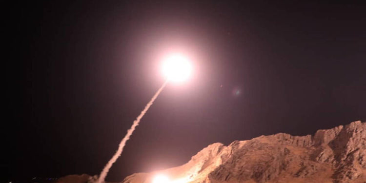 Siria dice que los ataques con misiles de Irán dirigidos al este de su territorio fueron legítimos