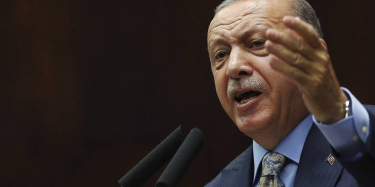 Erdogan califica el respaldo árabe al plan de paz de Trump como “traición”