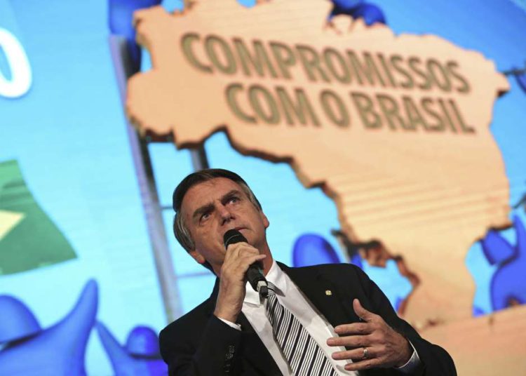 Candidato pro-Israel, Bolsonaro de Brasil es comparado con Hitler por partido opositor